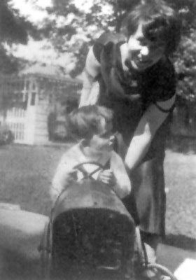 Dawn Powell and her son, Jojo, 1925.